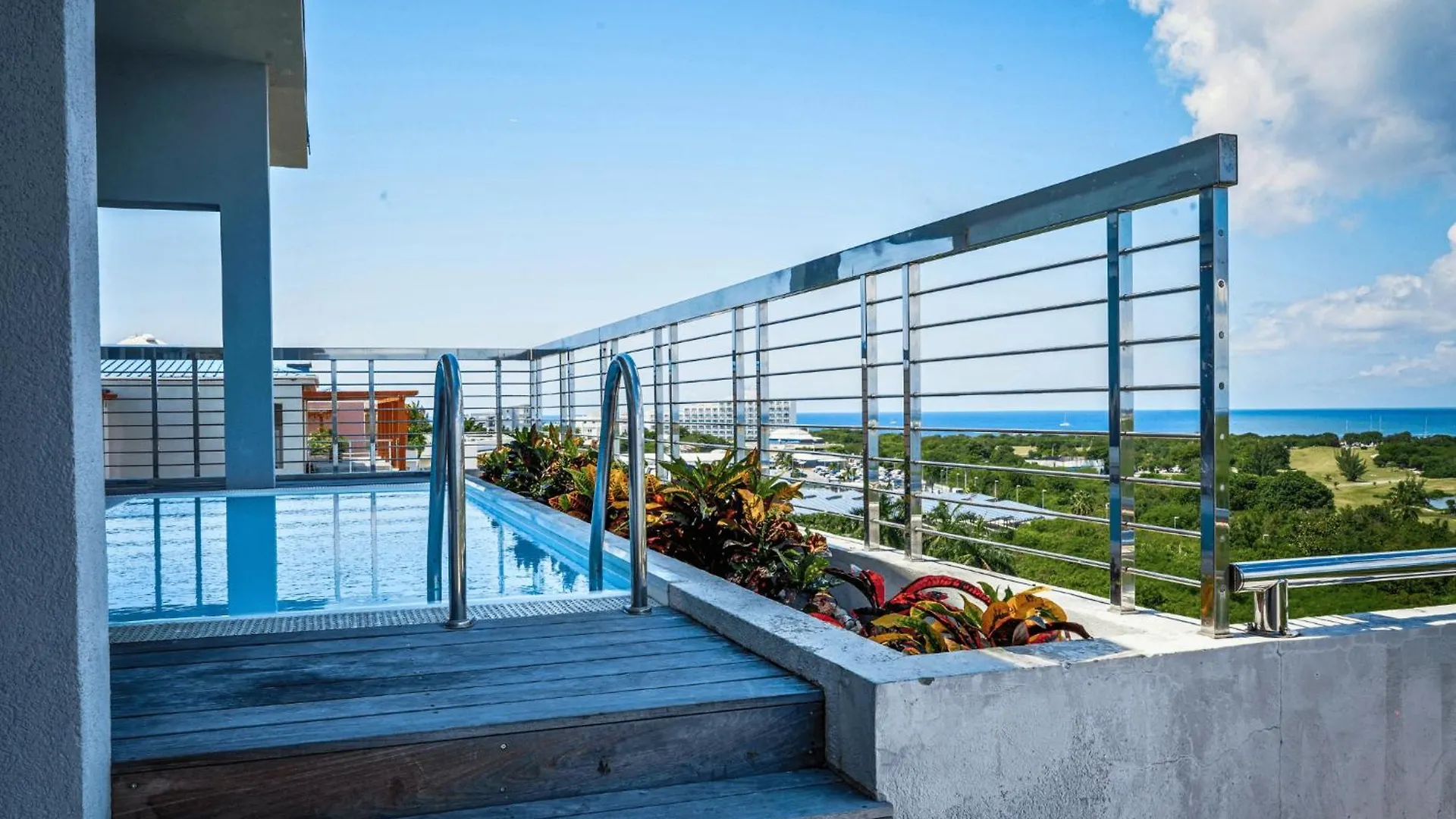 Penthouse 4-Bedroom With Private Pool Maho 0*,